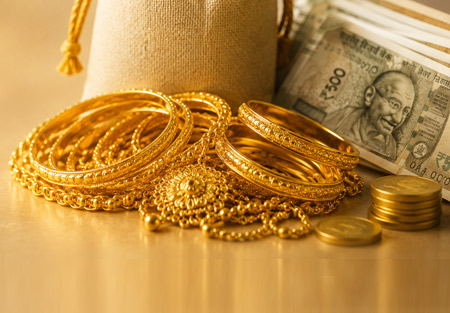 Shree Mahalaxhmi Patpedhi offers gold loan service